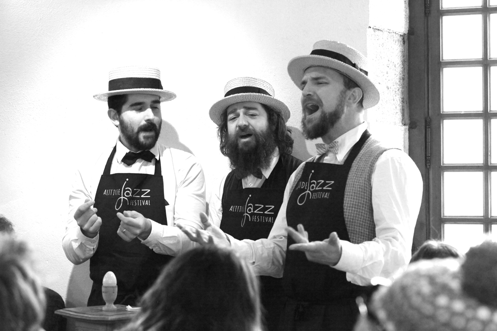 Cabaret Brunch Aqueles