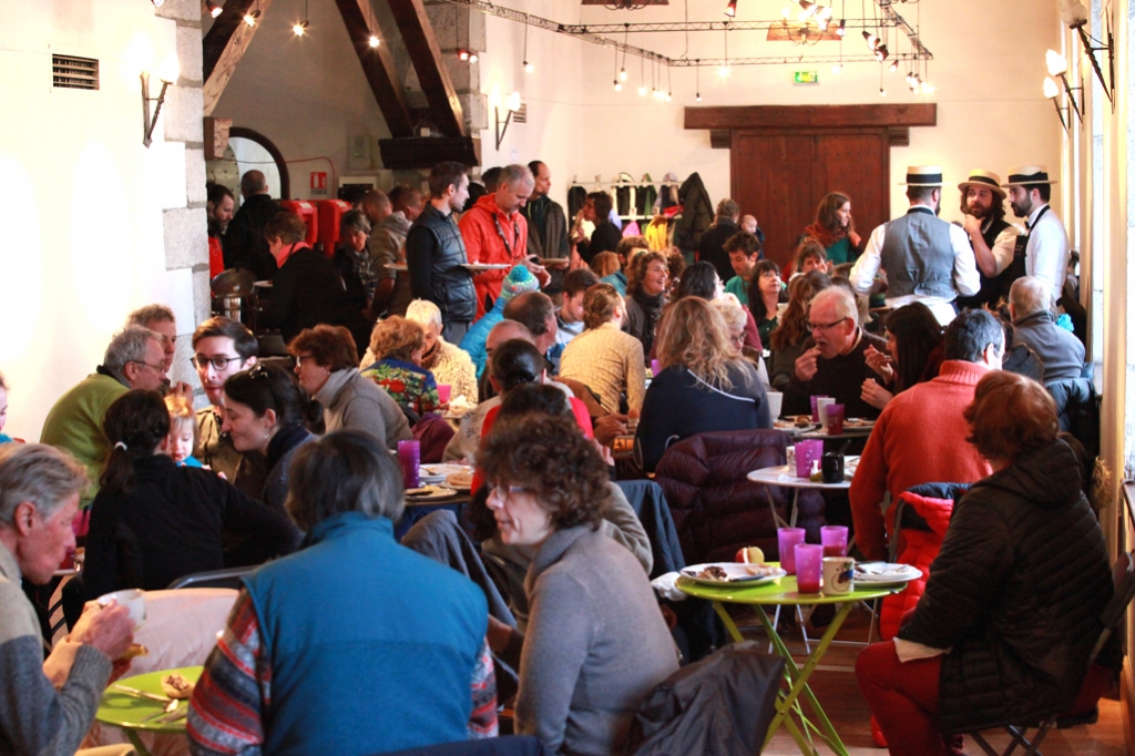 Cabaret Brunch Aqueles